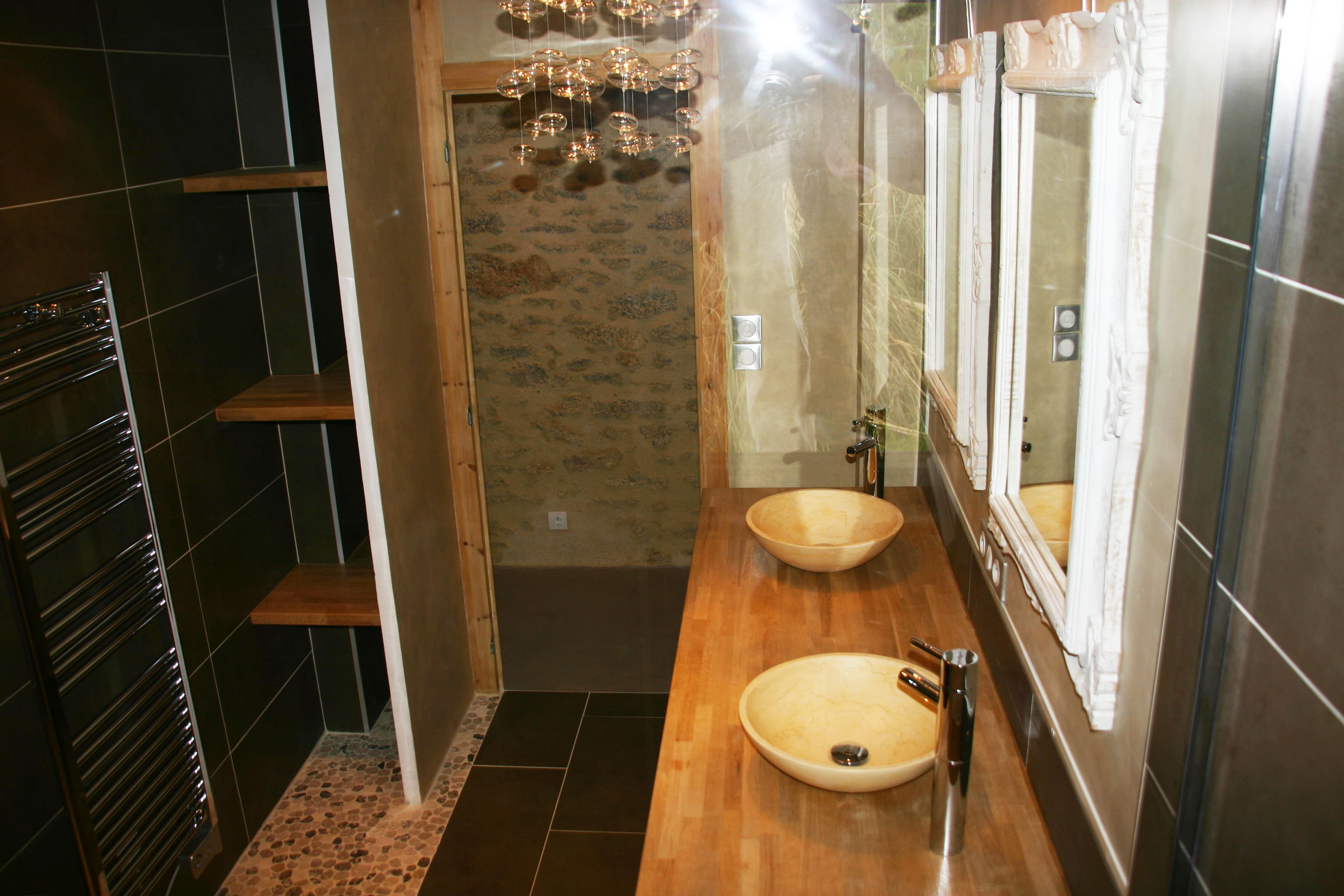 Rénovation salle de bains style néo classique renoveo