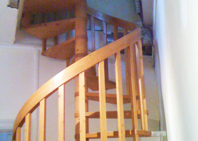 Escalier colimaçon avant rénovation