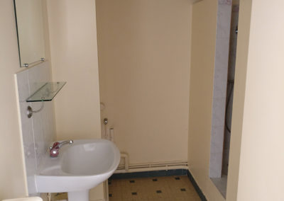 Rénovation et agencement d'un appartement -Avant / Salle de bains.