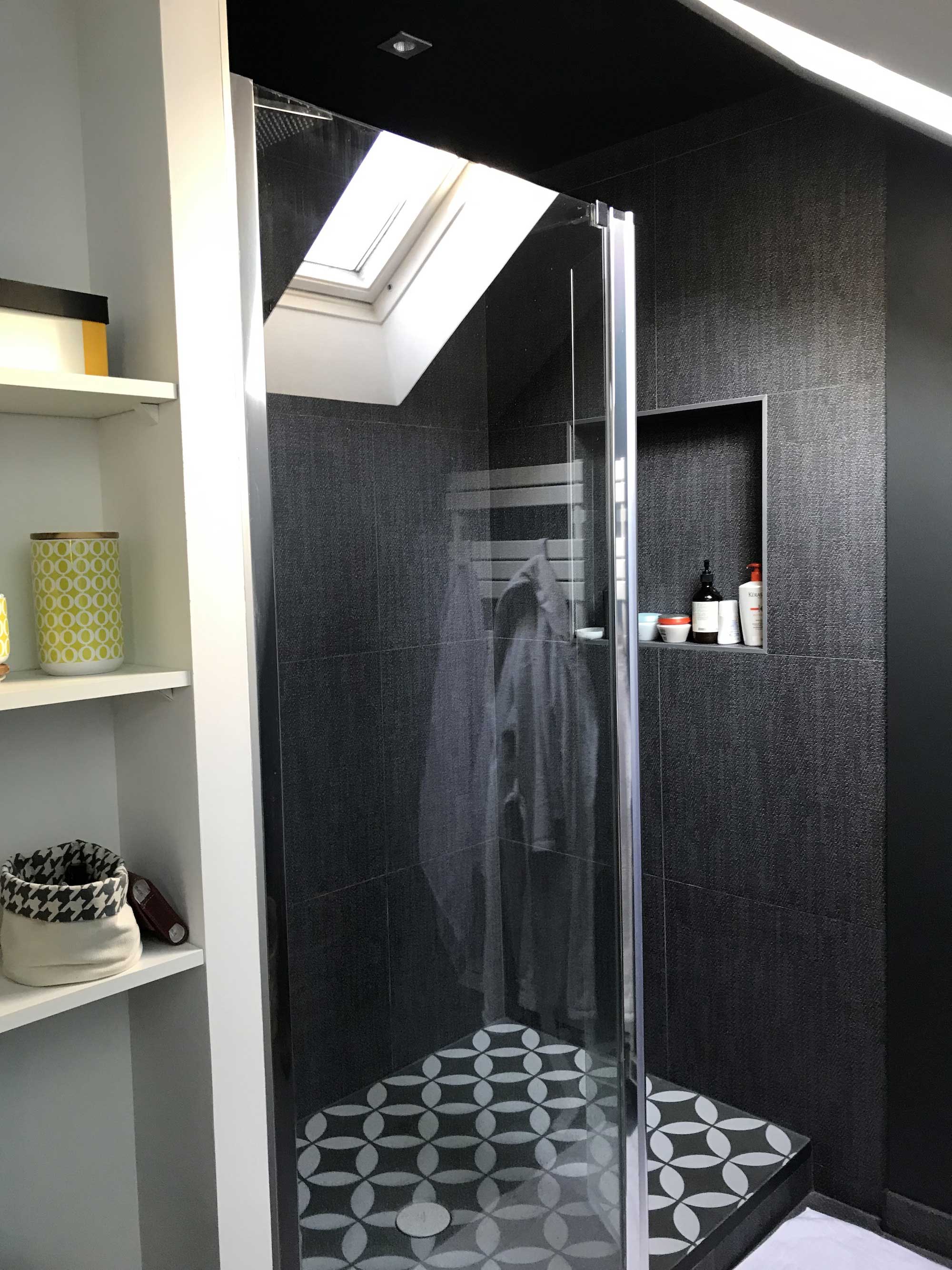 Comment combiner douche et baignoire dans la même salle de bain - Nantes 44  - La Maison Des Travaux